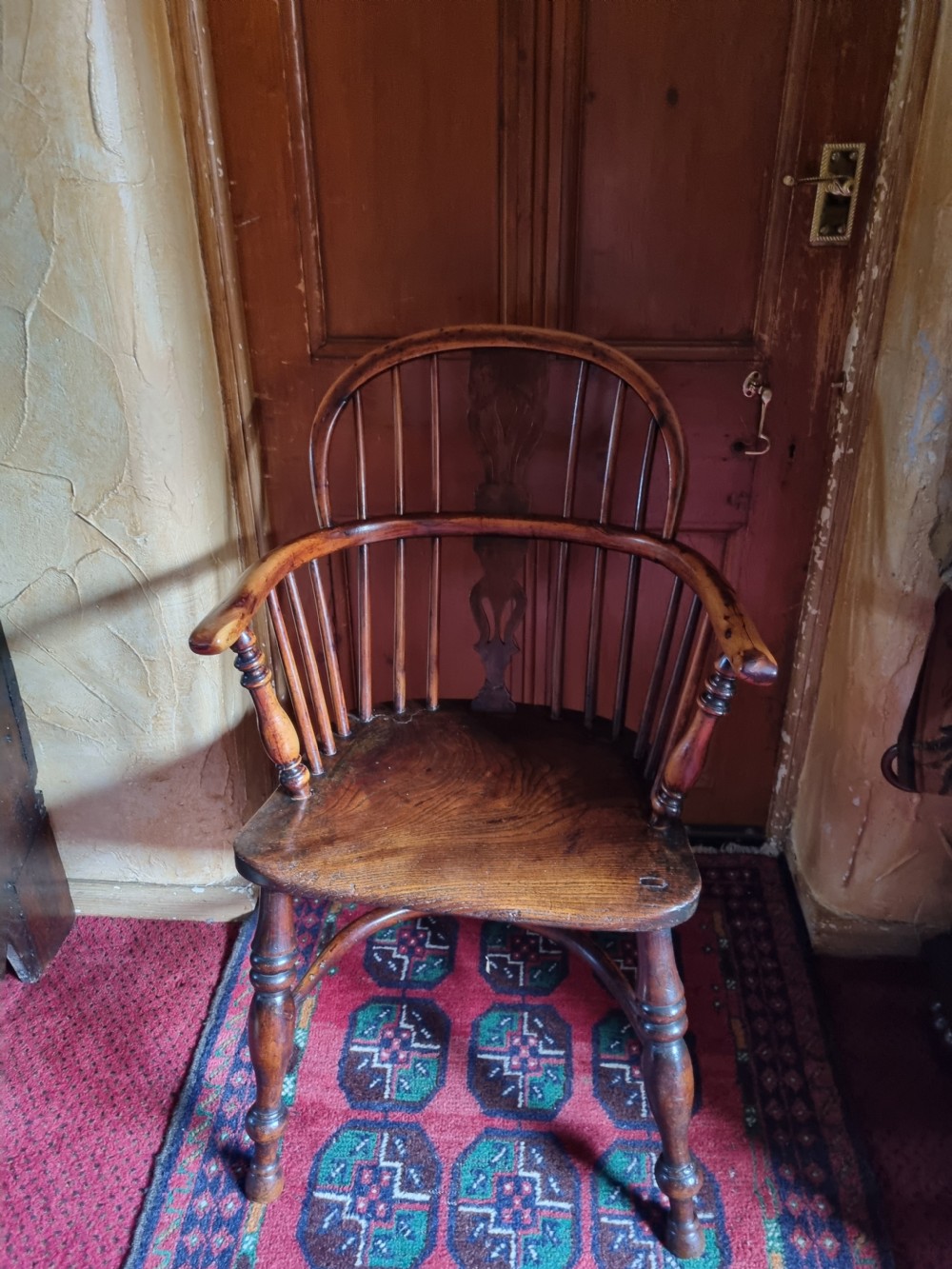 A GOOD 19THC YEW WOOD WINDSOR ARM CHAIR  View VII