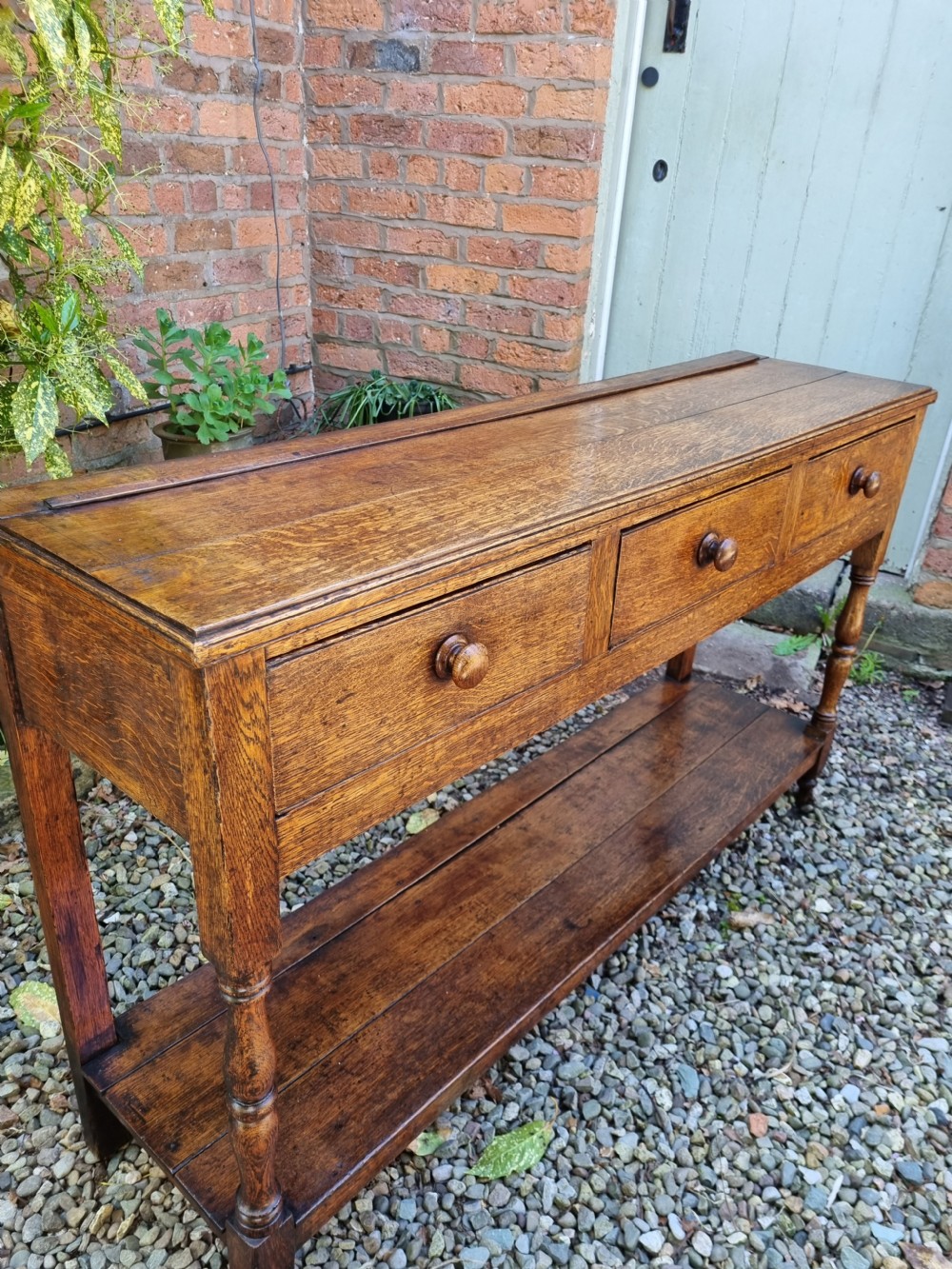 SMALL EARLY 19THC OAK POTBOARD DRESSER BASE  View II