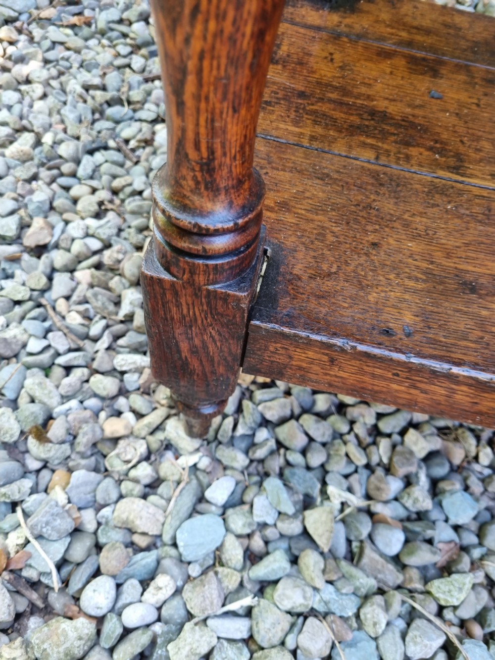 SMALL EARLY 19THC OAK POTBOARD DRESSER BASE  View IV
