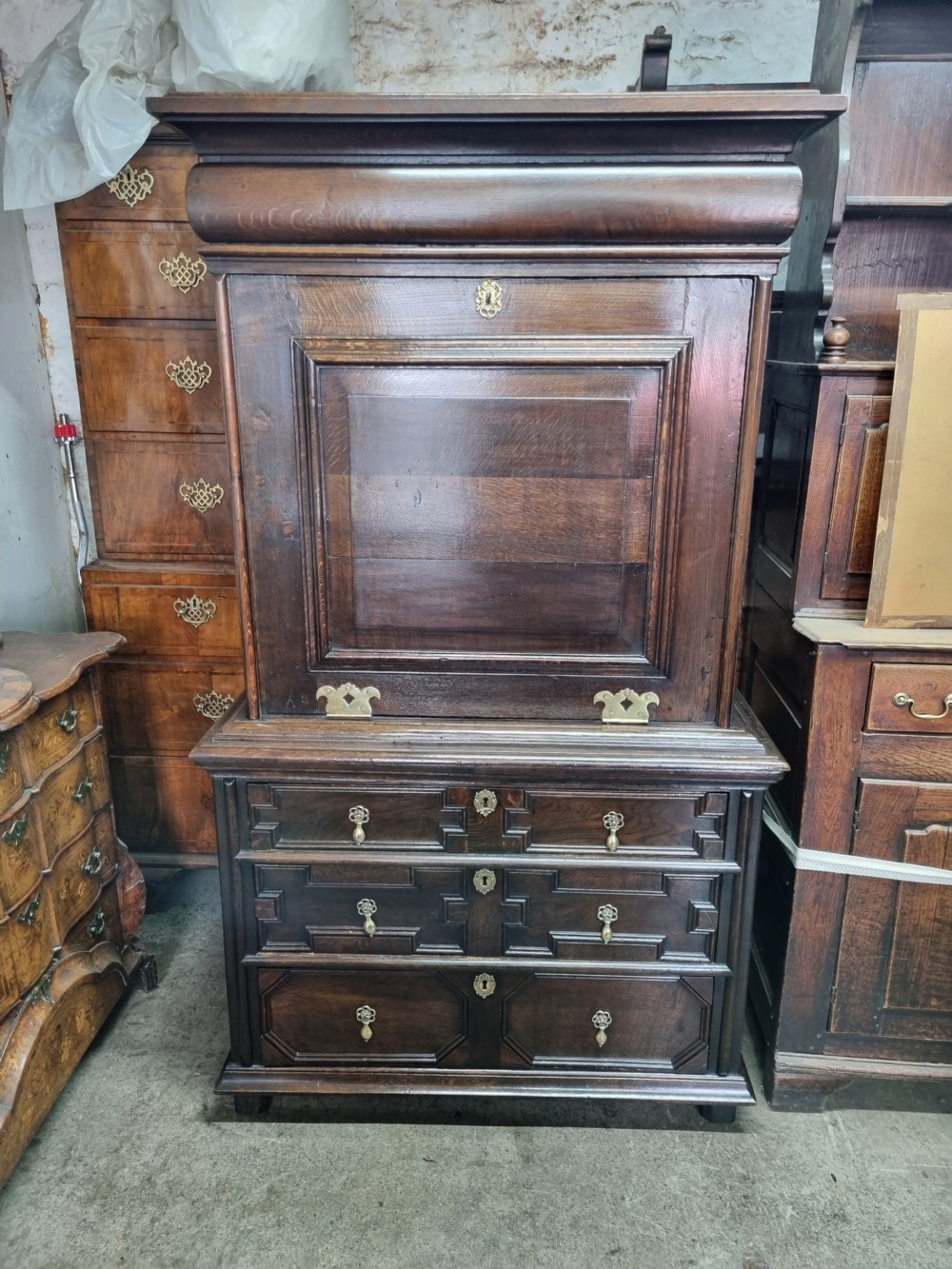 L17THC SMALL ENGLISH OAK ESCRITOIRE  C1690
 View III