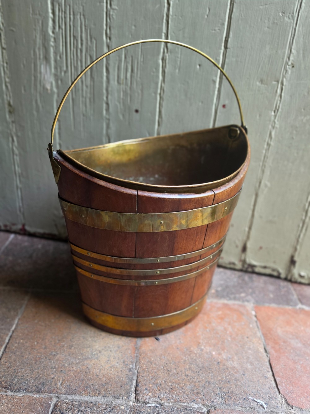 SUPERB GEORGIAN MAHOGANY PLATE BUCKET. C1760