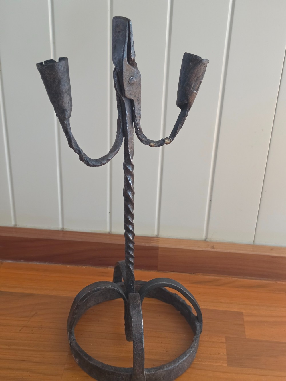 RARE L17THC/E18THC WROUGHT IRON RUSHLIGHT/ CANDLEHOLDER