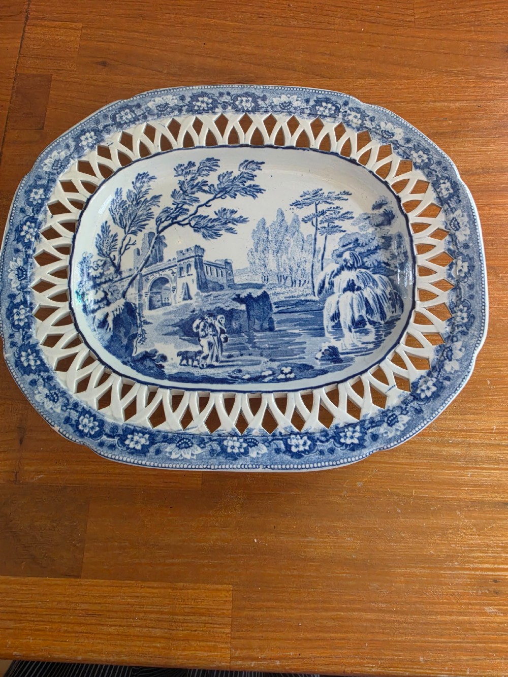 EARLY 19THC BLUE AND WHITE  FRETTED PLATTER  DAVENPORT