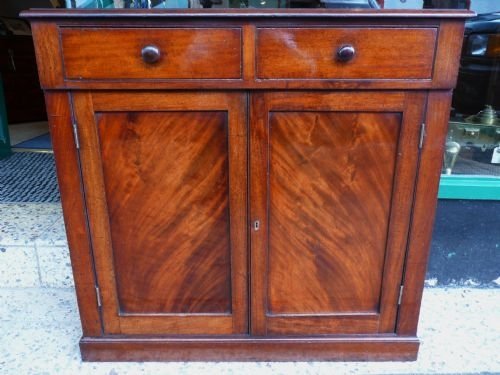Mahogany Sideboard / Chiffonier