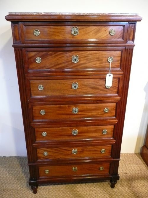Chest of Drawers Mahogany