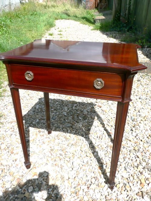 Side Table Mahogany