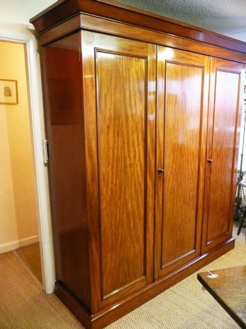 Wardrobe Victorian 3 Door