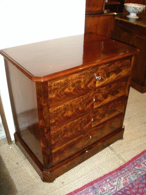 Antique Chest of Drawers