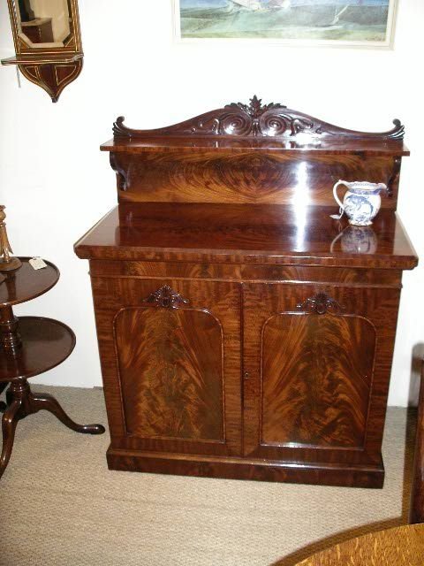Willaim IV Chiffonier