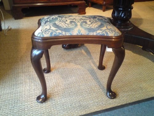 Queen Anne Style Stool