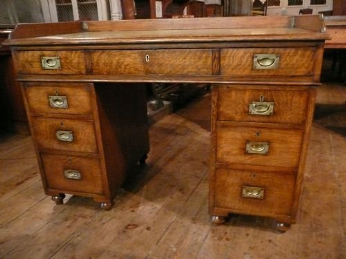 Oak Kneehole Pedestal Desk C1910