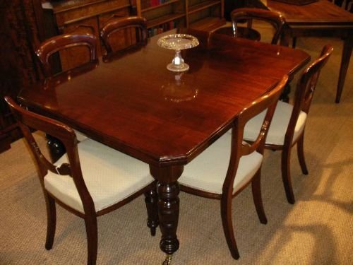 Late Victorian Mahogany Dining Table
