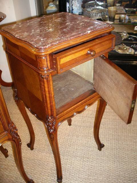fig 1. PAIR OF EARLY 20TH CENTURY WALNUT BEDSIDE CABINETS