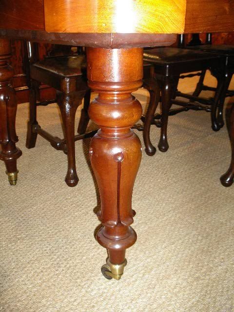 fig 1. MAHOGANY EXTENDING DINING TABLE
