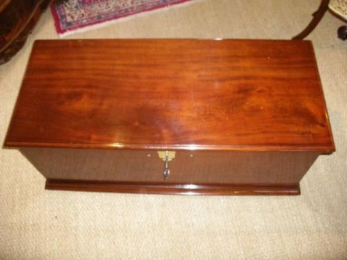 fig 1. GEORGIAN MAHOGANY COFFER / BLANKET BOX / TRUNK