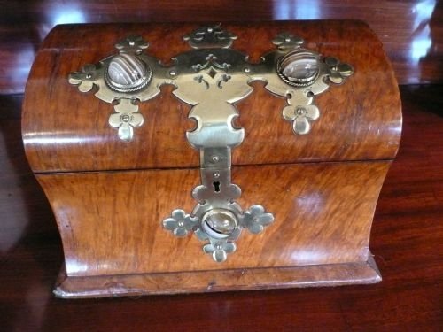 Stationary Box Walnut C1880