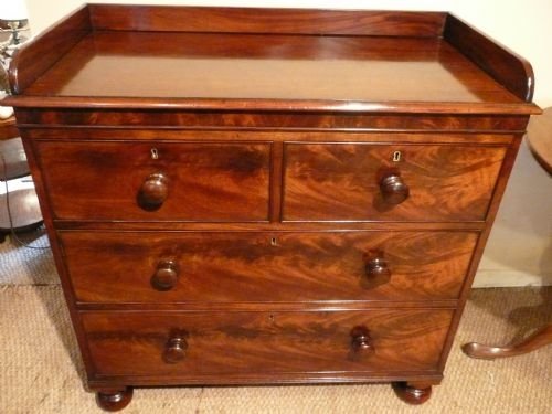 Mahogany Chest of Drawers