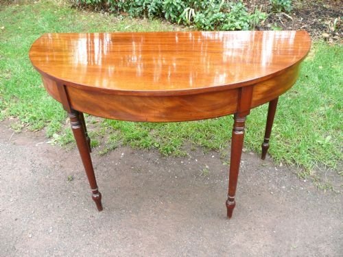 Mahogany Side Table. Demi-lune C1830