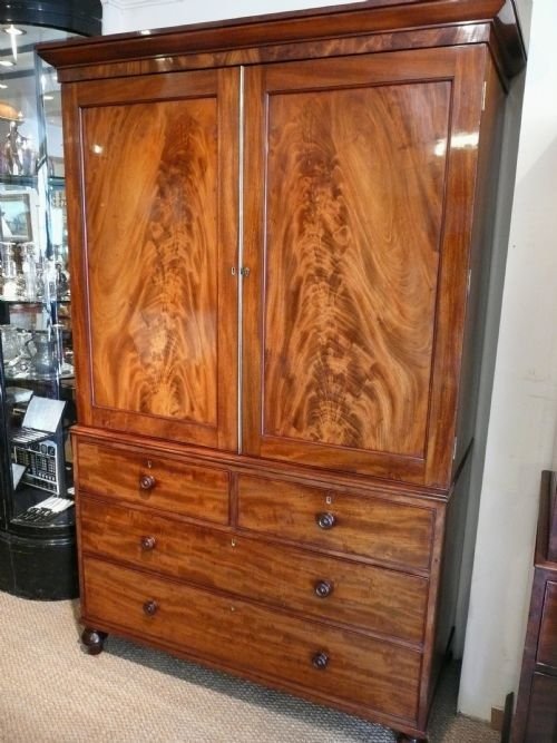 fig 1. MAHOGANY LINEN PRESS/CUPBOARD C1820