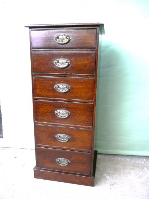 Oak Chest of 6 Drawers   C 1920