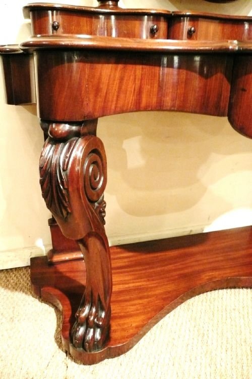 fig 1. MAHOGANY DRESSING TABLE 