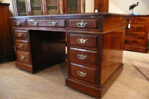 fig 1. PEDESTAL DESK WALNUT C1910