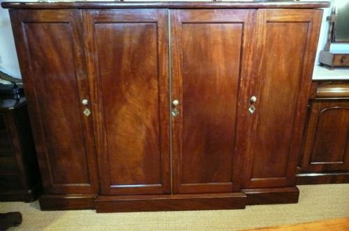 fig 1. LINEN PRESS MAHOGANYC1840