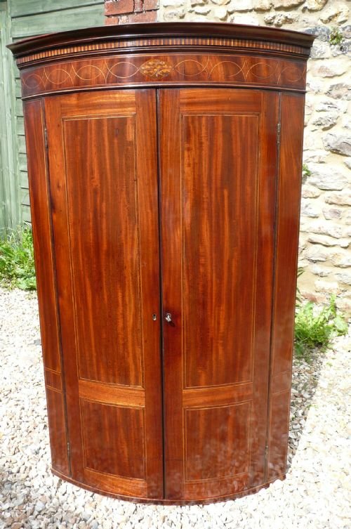 Georgian Mahogany Corner Cabinet