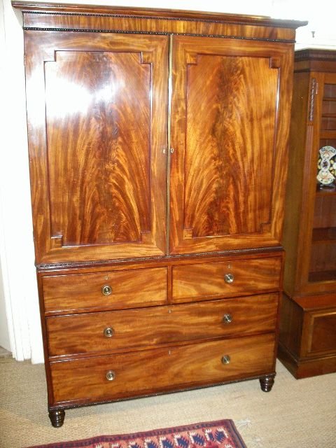 Georgian Mahogany Linen Press