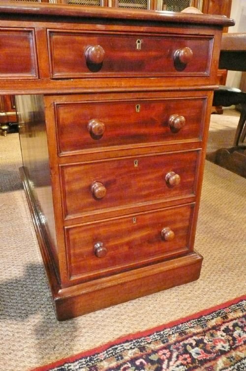 fig 1. MAHOGANY PARTNERS PEDESTAL DESK C1850