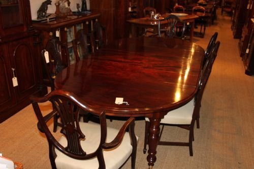 Early 19th Century Mahogany Dining Table
