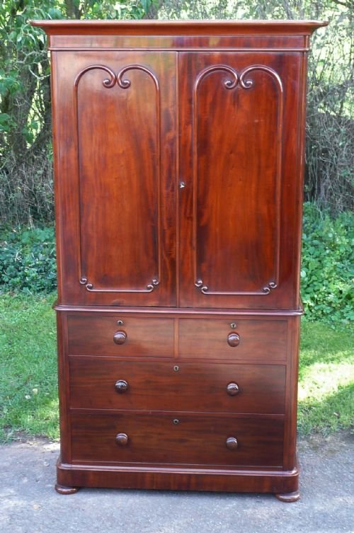 Mahogany Linen Press