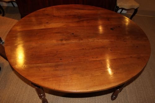 19th Century Oval Cherrywood Dining Table