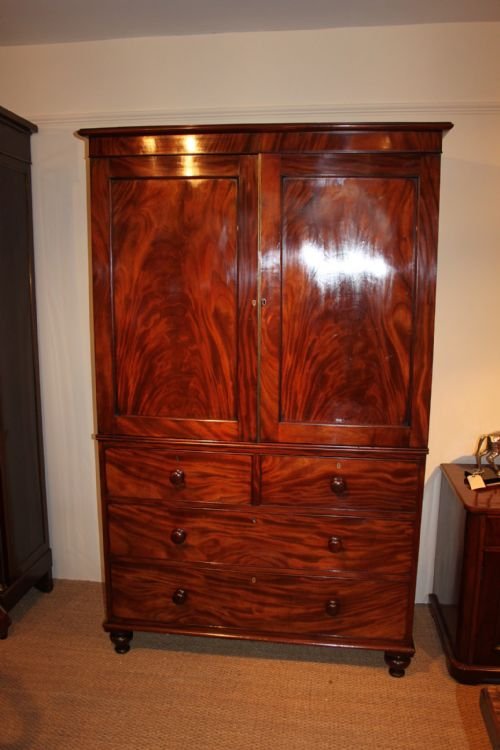 Mahogany Linen Press