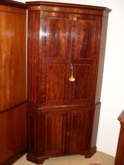 Georgian Mahogany Corner Cupboard