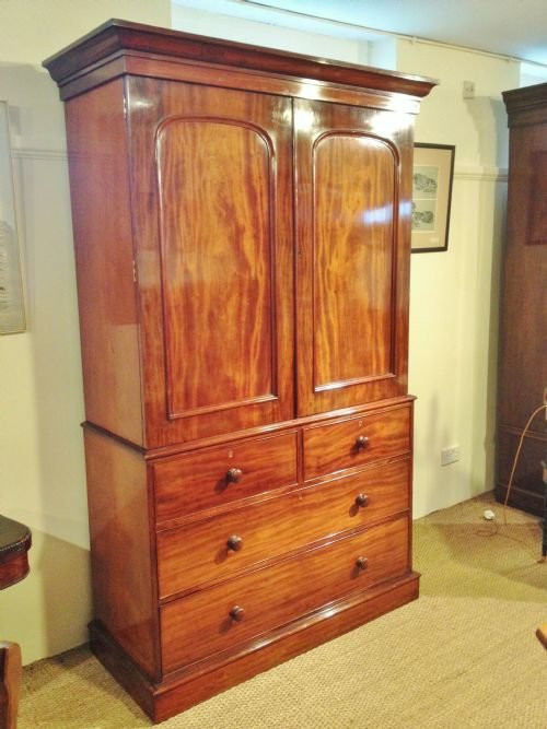fig 1. MAHOGANY LINEN PRESS