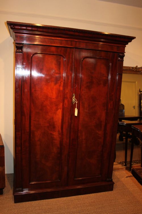 Victorian 2 Door Wardrobe