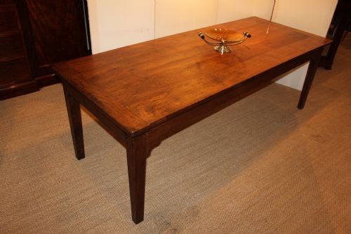 French Farmhouse Table / Kitchen Table / Dining Table
