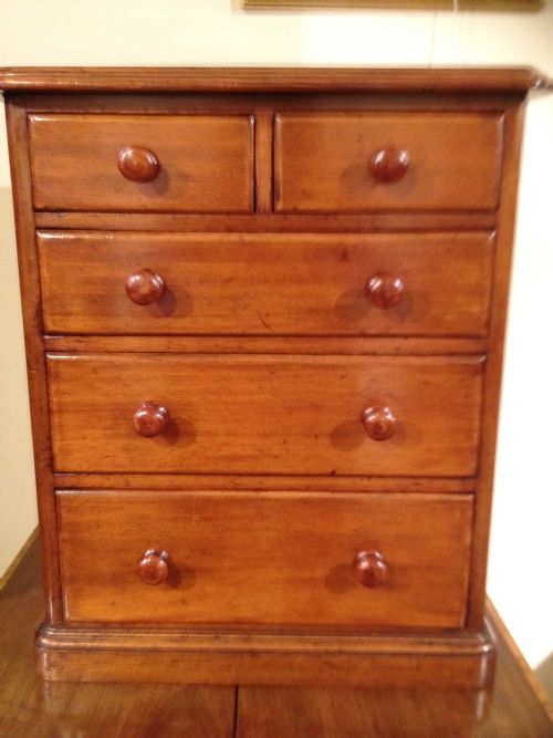 Apprentice Chest of Drawers