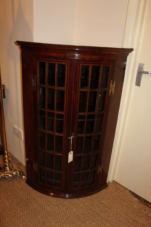 Georgian Mahogany Bowfronted Corner Cupboard