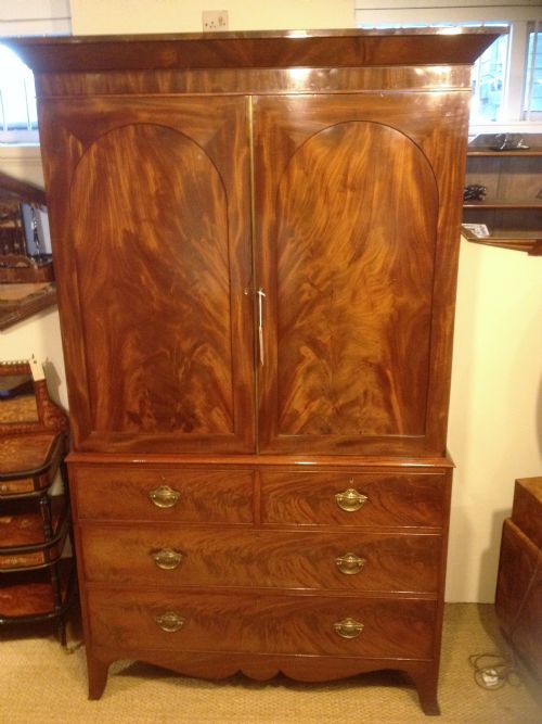 Mahogany Linen Press