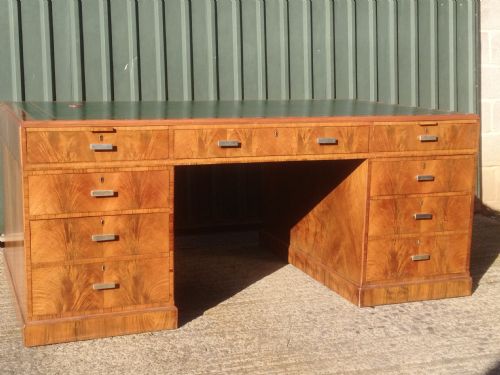 Desk Walnut. Partners Desk