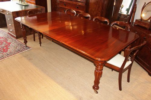 fig 1. WILLIA IV MAHOGANY EXTENDING DINING TABLE