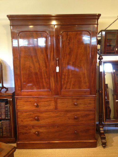 Mahogany Linen Press