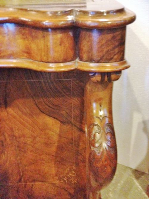 fig 1. WALNUT DESK / DAVENPORT