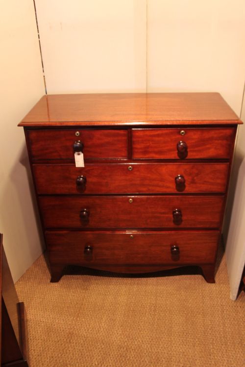 Georgian Mahogany Chest of Drawers