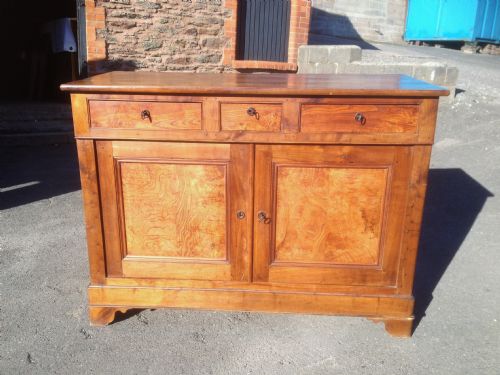 Sideboard/cupboard