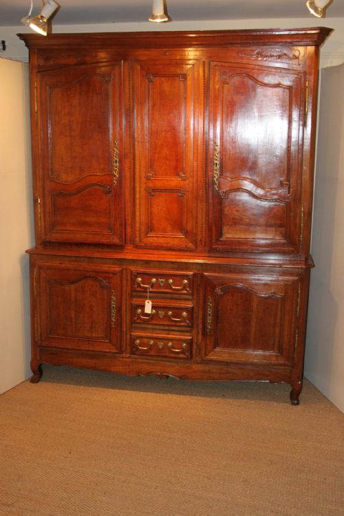 Dresser / Kitchen Cupboard / Buffet