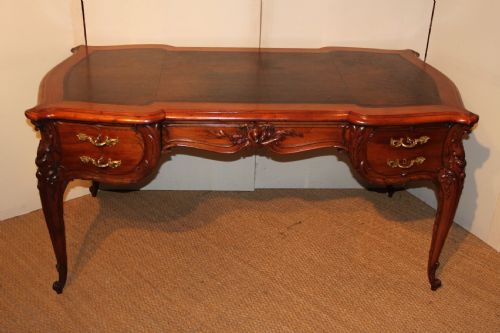 fig 1. DESK / BUREAU PLAT