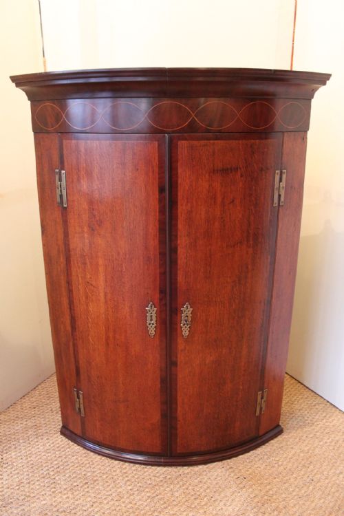 Georgian Corner Cupbaord